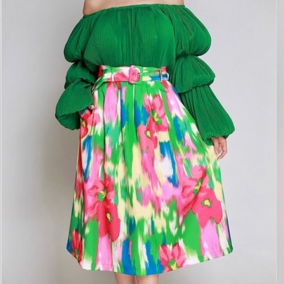 New (Boutique) Highlight - Off The Shoulder Pleated Blouse - Picture 2 of 7